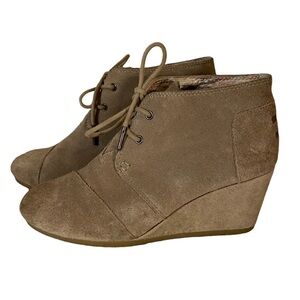 Toms Women’s Suede Wedge